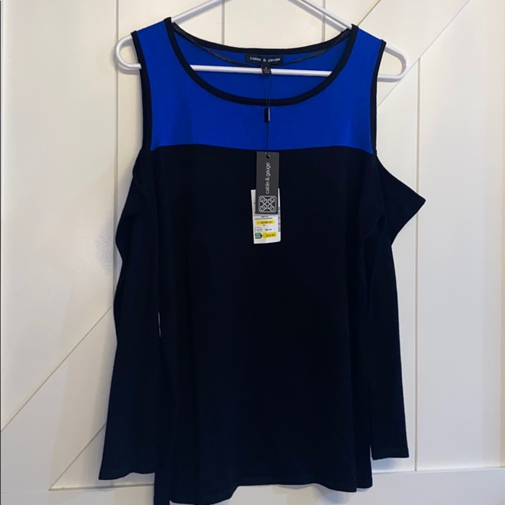 NWT Cable & Gauge cold shoulder top